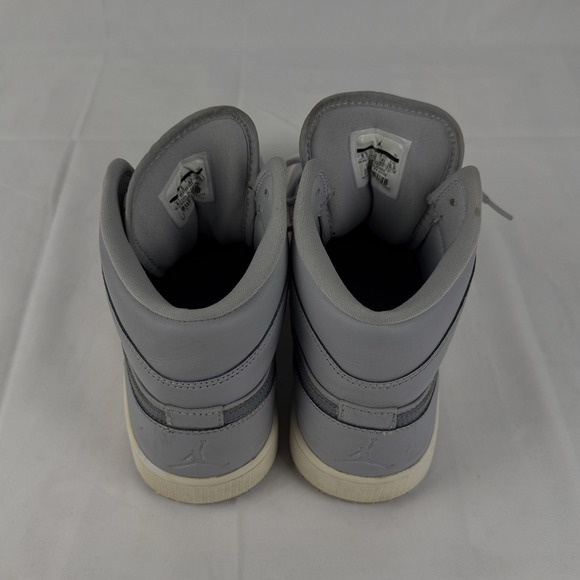 Nike Air Jordan 1 Mid Wolf Grey Men\'s‎ Size 8.5 Basketball Shoes Retro OG main image 16